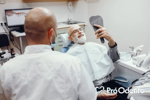 Implante dentário sem medo: guia completo, do planejamento digital à coroa
